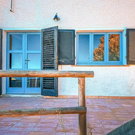 Elena - Helloelba Feriehus Patresi